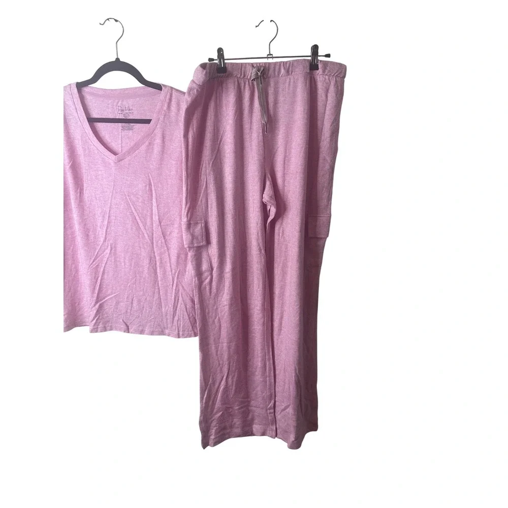 NEW Roudelain Womens 2pc M Loungewear Pajama Set Pink Cargo Pants V-Neck‎ Top